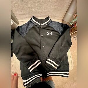 Boys Under Armour Varsity baseball style jacket with button snaps —like new!